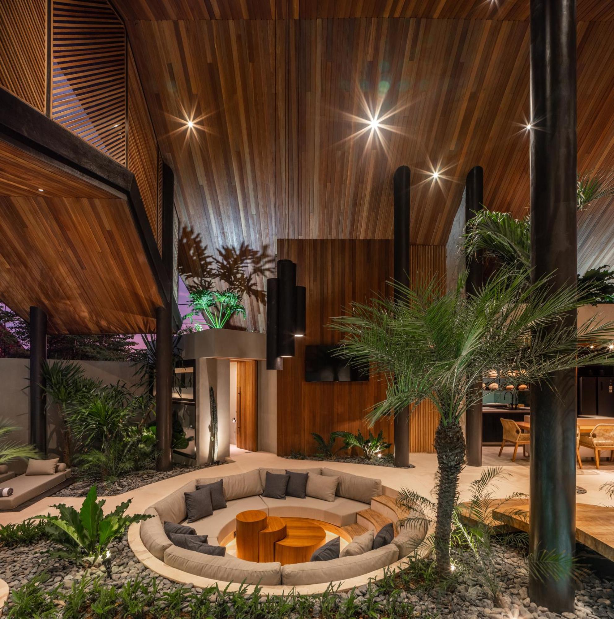 Villa Feh Bali By House Of Winds - Neo Tropical Eden Near Canggu كيروبوكان المظهر الخارجي الصورة